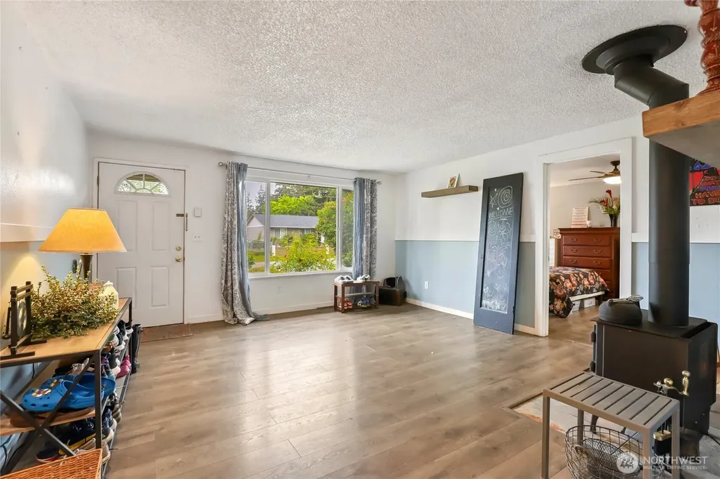 19164 Karl Place NE Poulsbo WA 98370