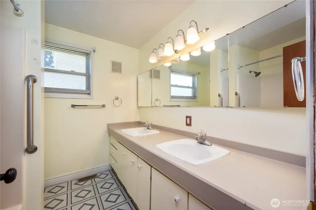 932 Third Street Blaine WA 98230