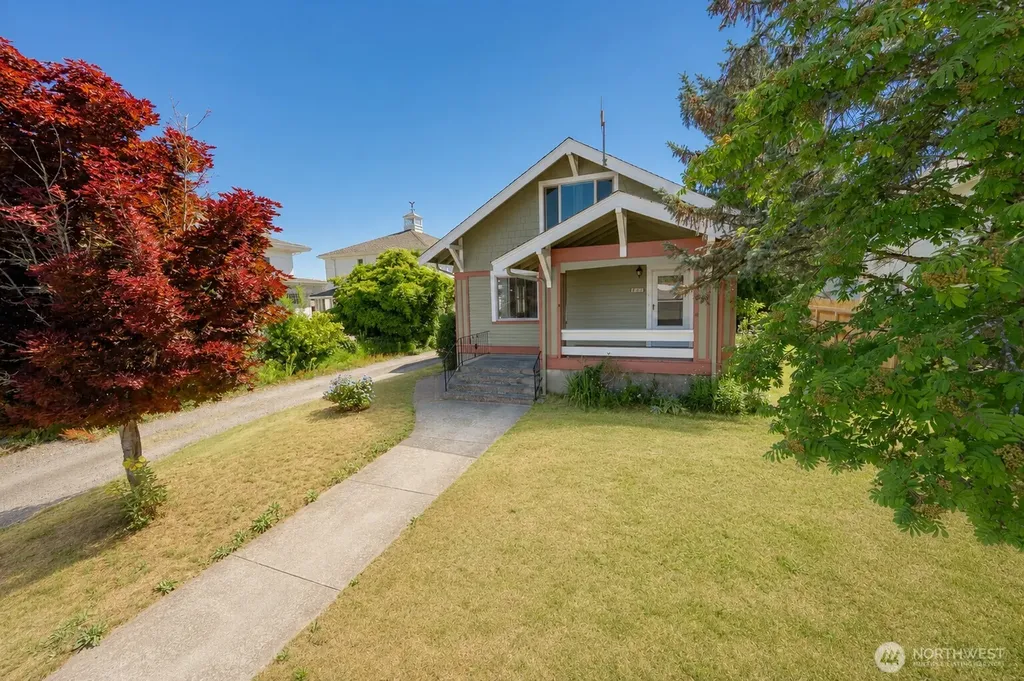 932 Third Street Blaine WA 98230
