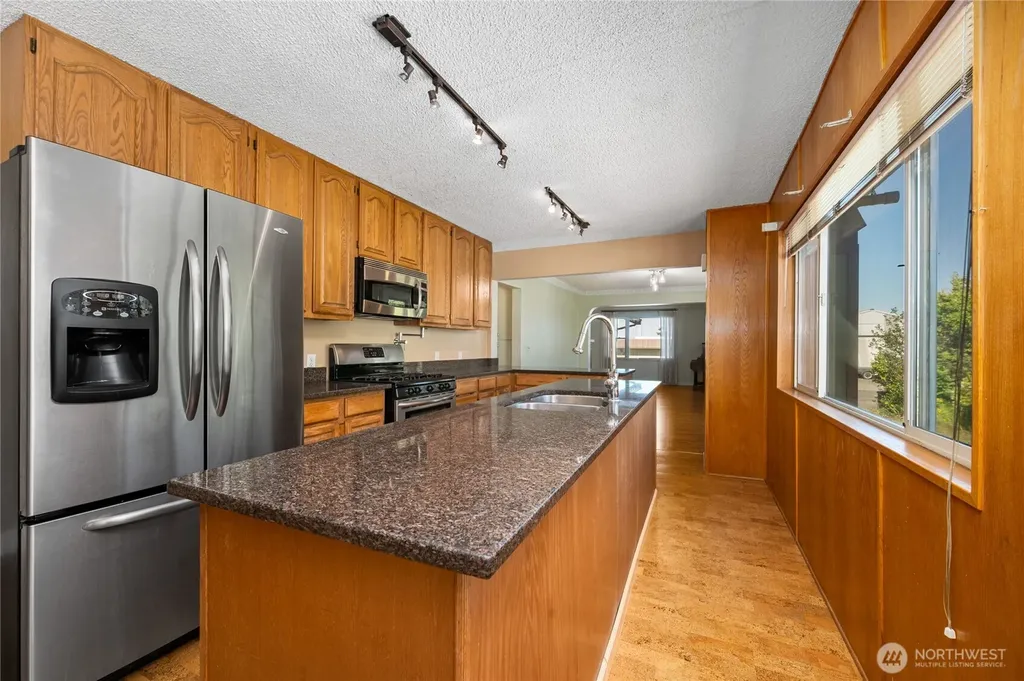 932 Third Street Blaine WA 98230