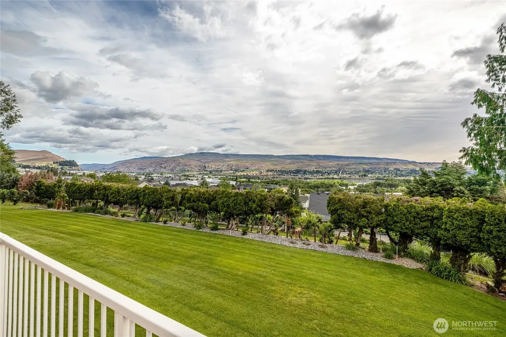1632 Tanda Lane Wenatchee WA 98801