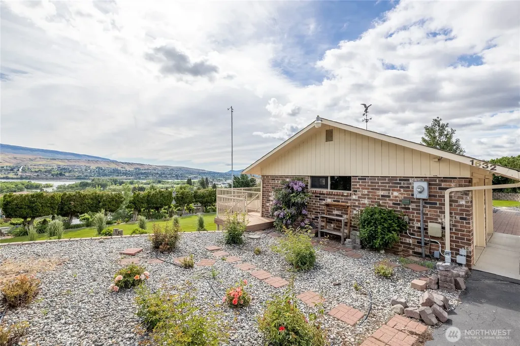 1632 Tanda Lane Wenatchee WA 98801
