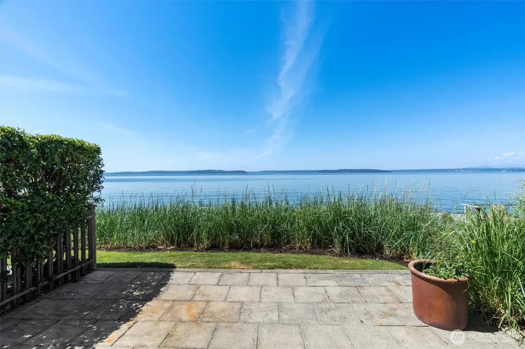 4163 Beach Drive SW Seattle WA 98116