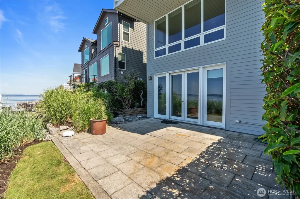 4163 Beach Drive SW Seattle WA 98116