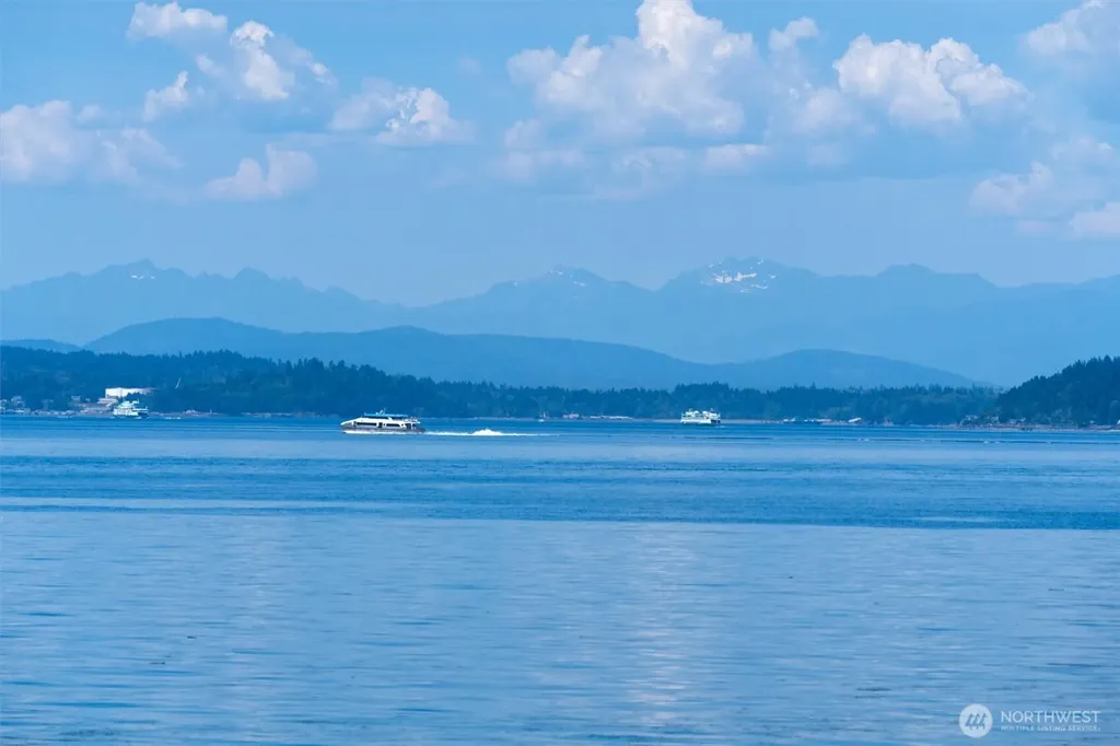 4163 Beach Drive SW Seattle WA 98116