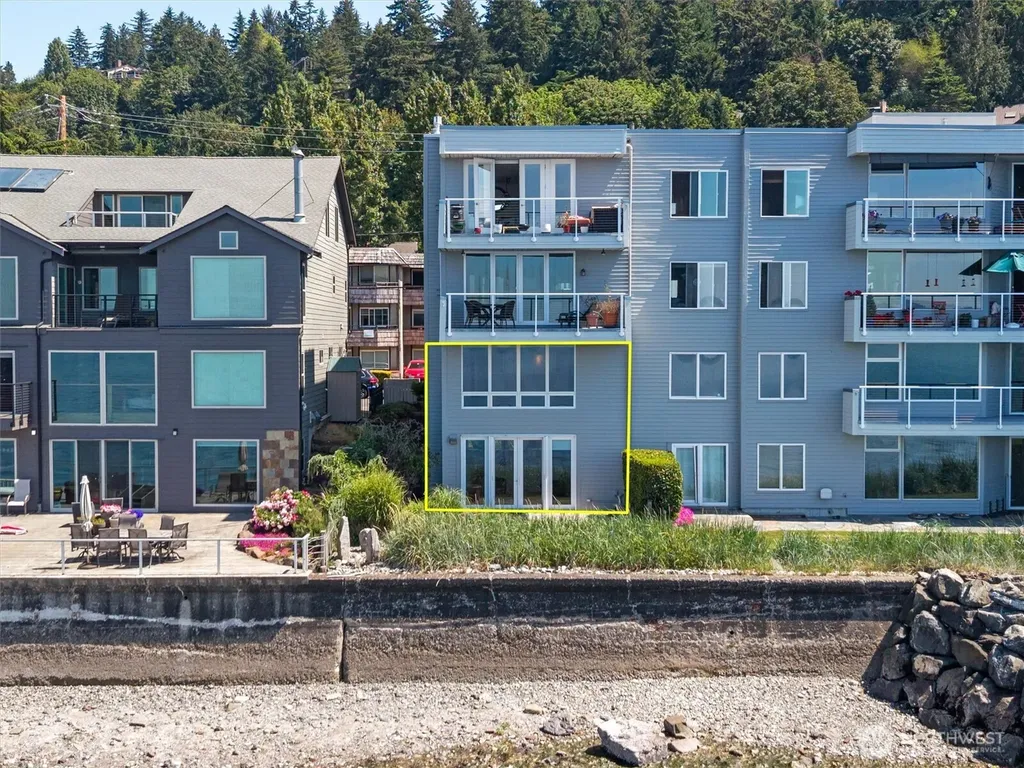 4163 Beach Drive SW Seattle WA 98116