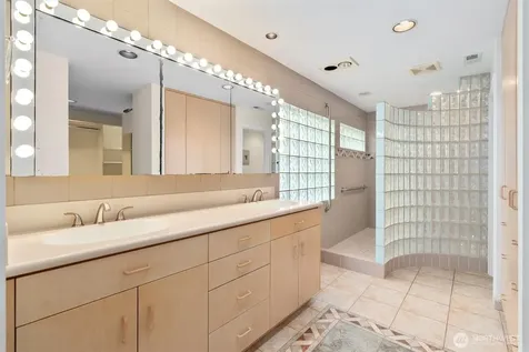 4163 Beach Drive SW Seattle WA 98116