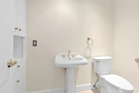 4163 Beach Drive SW Seattle WA 98116