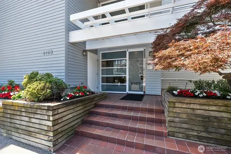 4163 Beach Drive SW Seattle WA 98116