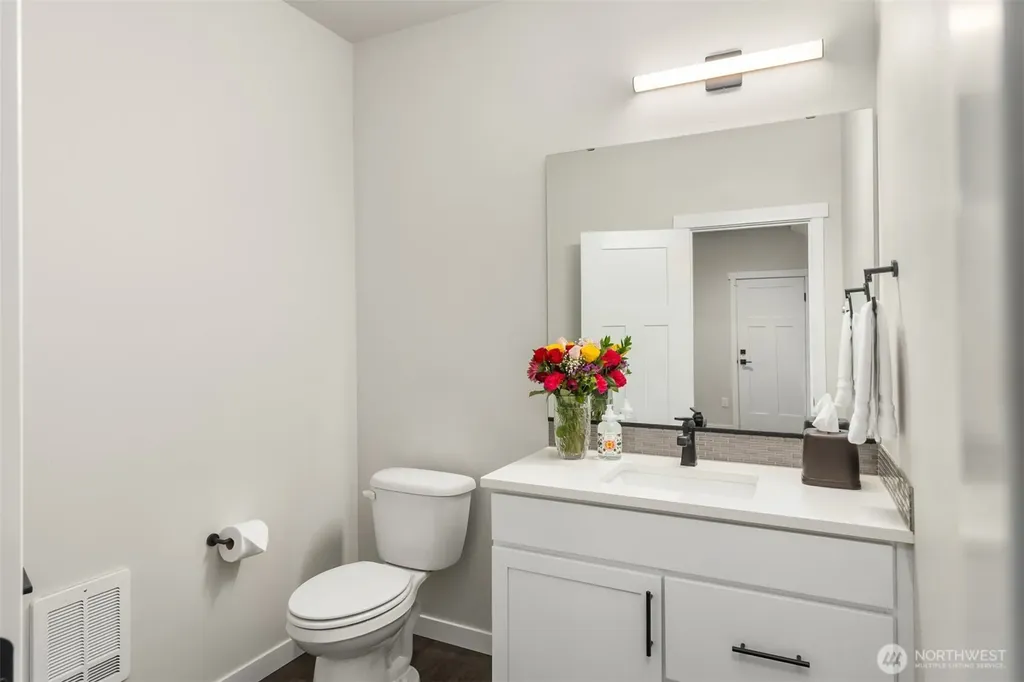 1762 NE Crystallia Court Poulsbo WA 98370