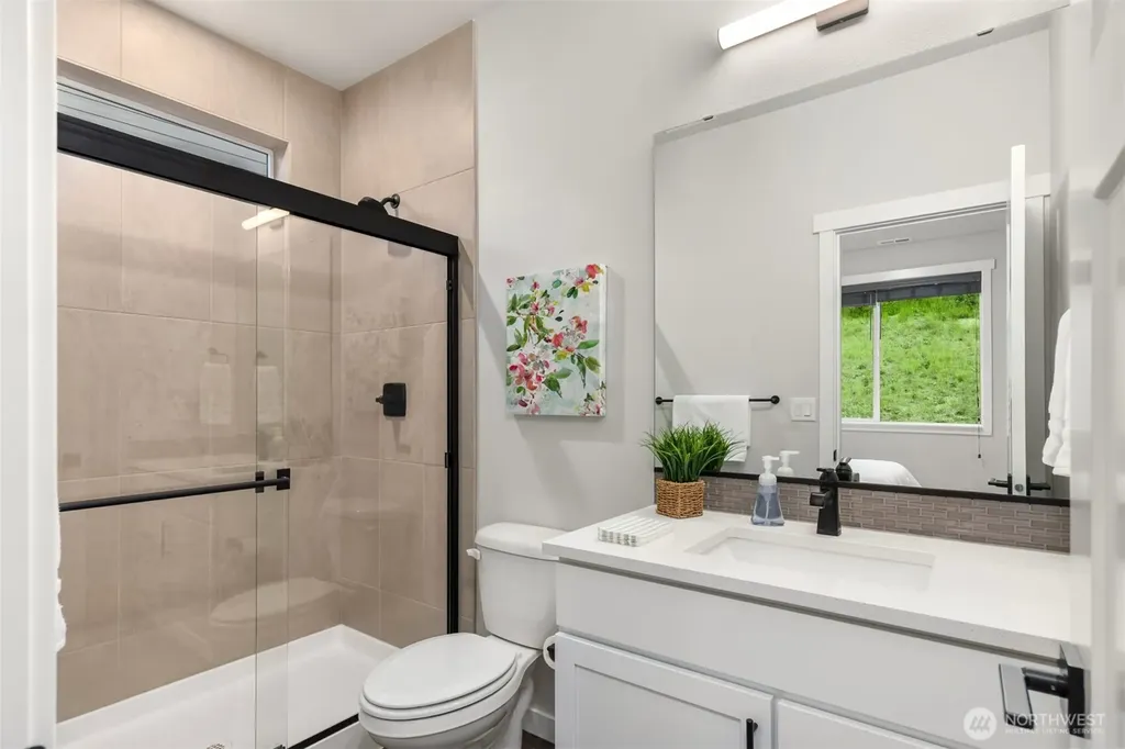 1762 NE Crystallia Court Poulsbo WA 98370