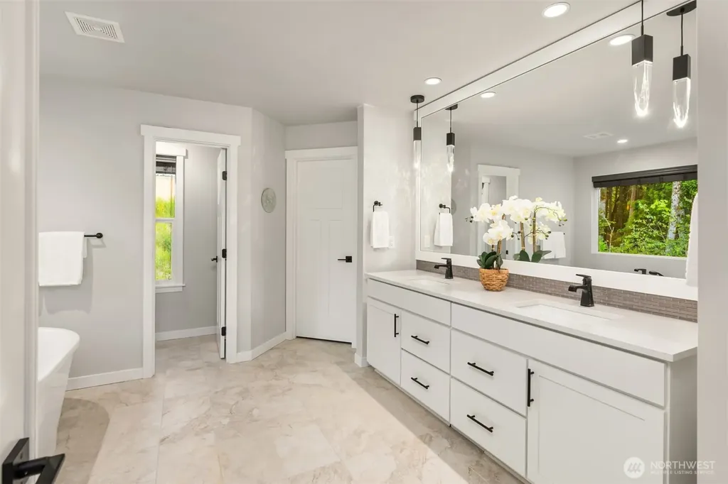 1762 NE Crystallia Court Poulsbo WA 98370