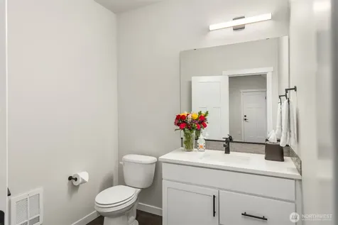 1762 NE Crystallia Court Poulsbo WA 98370