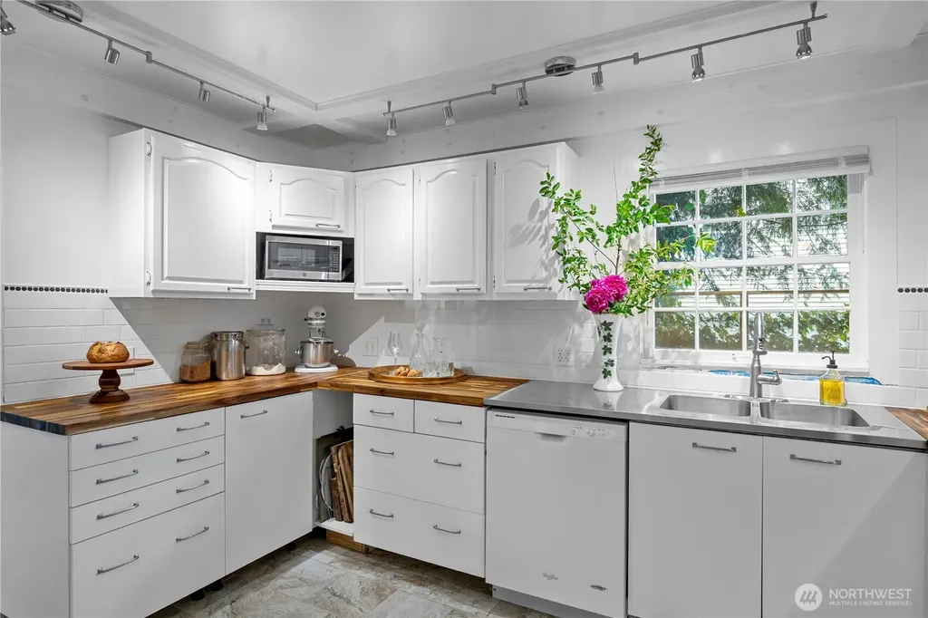 45191 Main Concrete WA 98237