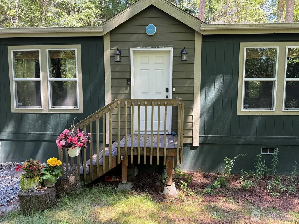 1376 Silver Lake Road Oak Harbor WA 98277