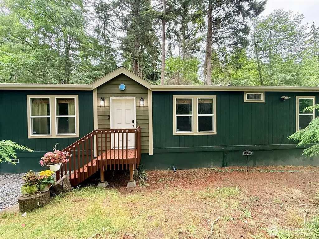 1376 Silver Lake Road Oak Harbor WA 98277