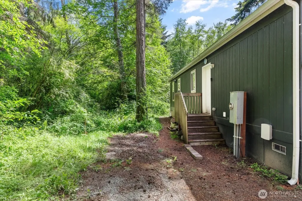 1376 Silver Lake Road Oak Harbor WA 98277