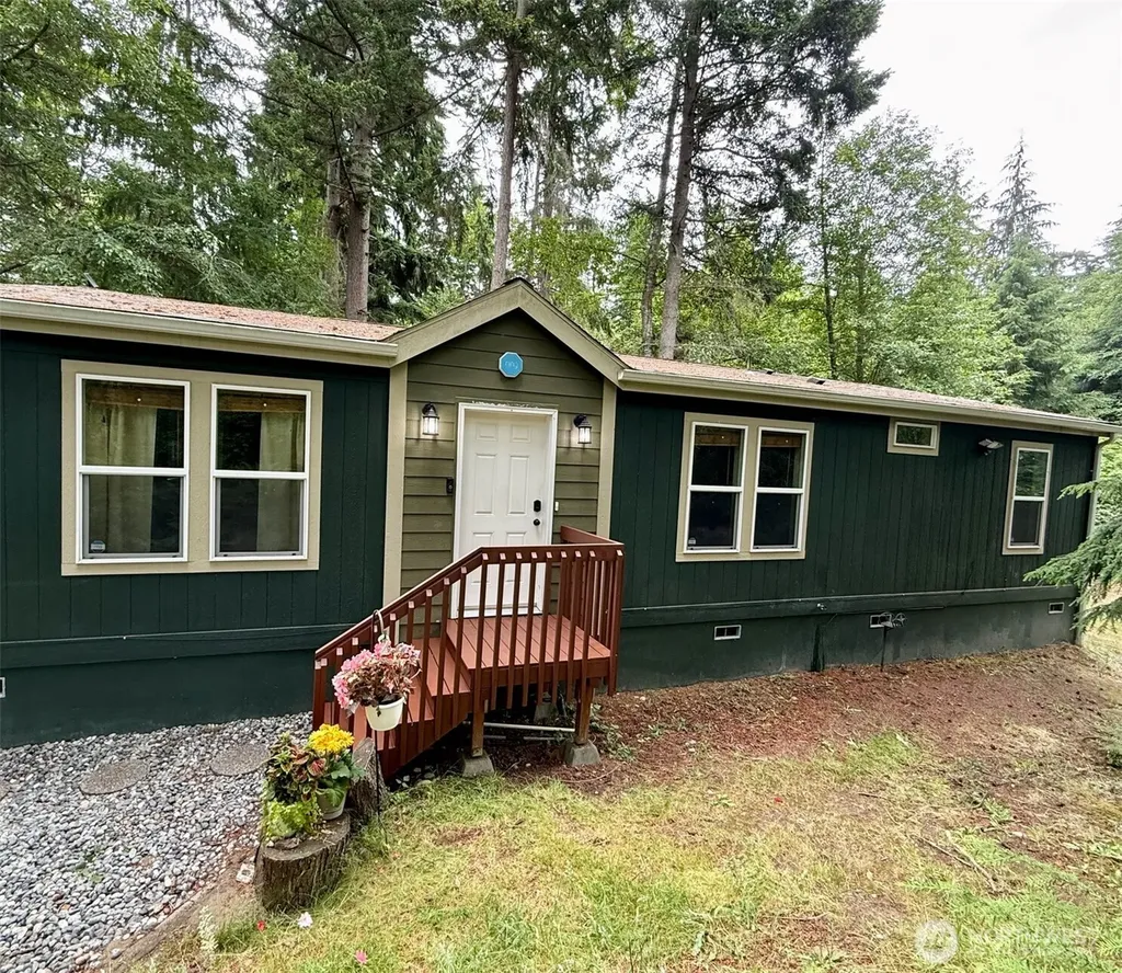 1376 Silver Lake Road Oak Harbor WA 98277