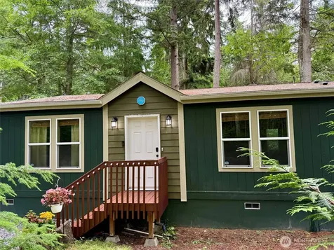 1376 Silver Lake Road Oak Harbor WA 98277