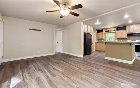 1376 Silver Lake Road Oak Harbor WA 98277