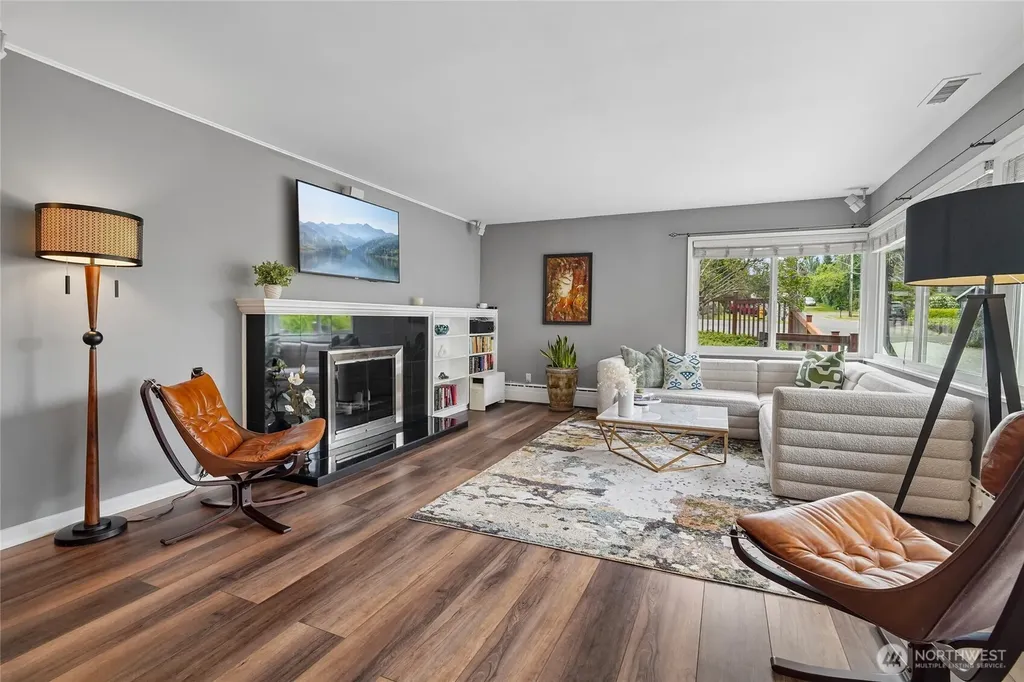 4208 SW Roxbury Street Seattle WA 98136