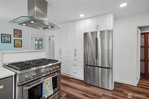 4208 SW Roxbury Street Seattle WA 98136