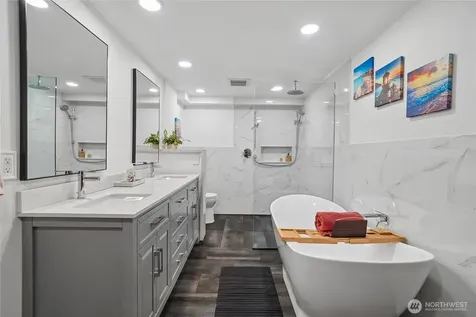 4208 SW Roxbury Street Seattle WA 98136