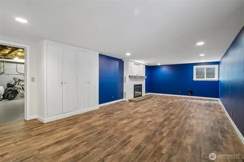 4208 SW Roxbury Street Seattle WA 98136