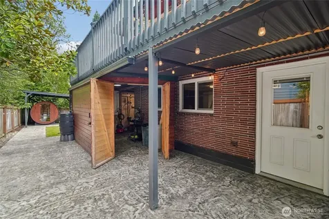 4208 SW Roxbury Street Seattle WA 98136