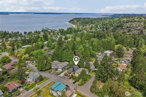 4208 SW Roxbury Street Seattle WA 98136