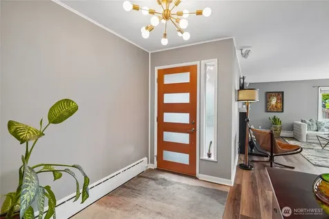 4208 SW Roxbury Street Seattle WA 98136