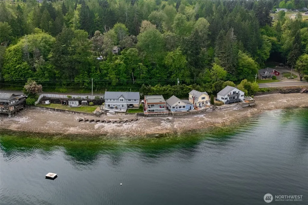 23832 N Us Highway 101 Hoodsport WA 98548