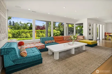 1514 Shenandoah Drive E Seattle WA 98112