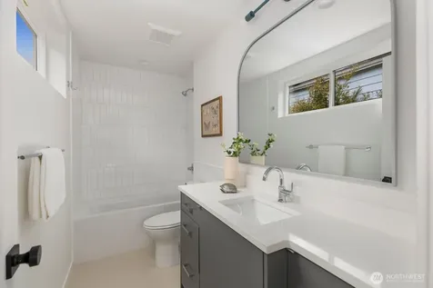 3932 S Angeline Street Seattle WA 98118