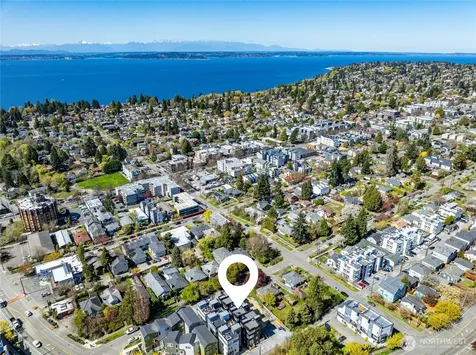 6318 41st Avenue SW Seattle WA 98136