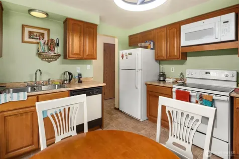 9226 Sharon Drive Everett WA 98204