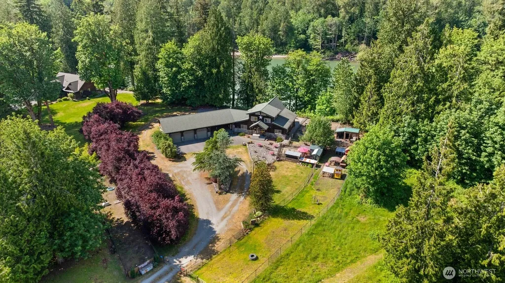 42813 Rivers Edge Court Concrete WA 98237
