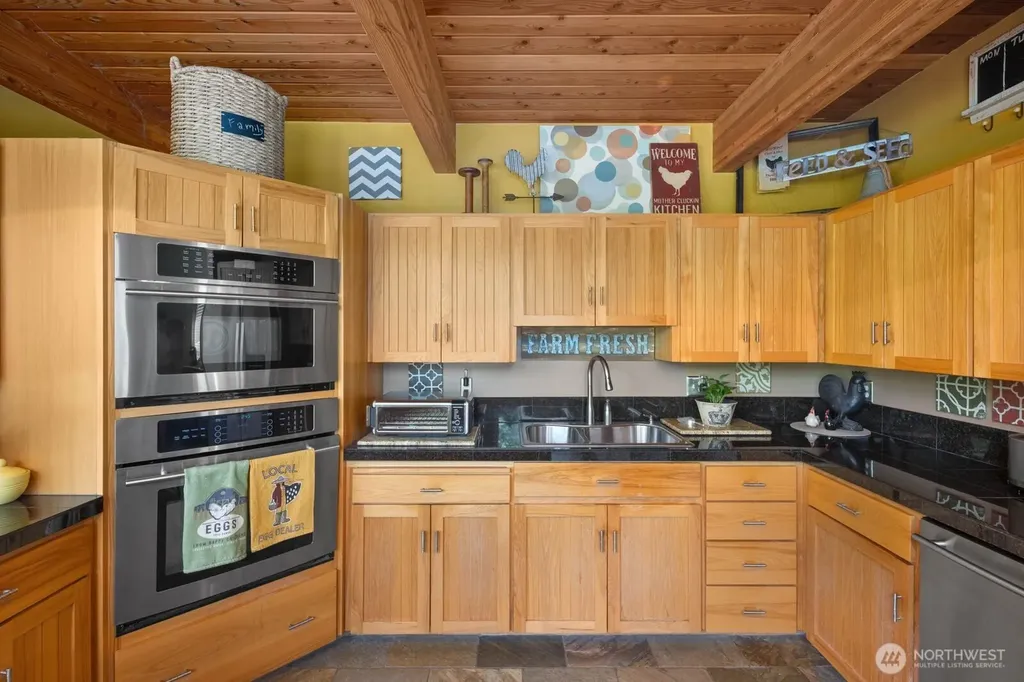 42813 Rivers Edge Court Concrete WA 98237