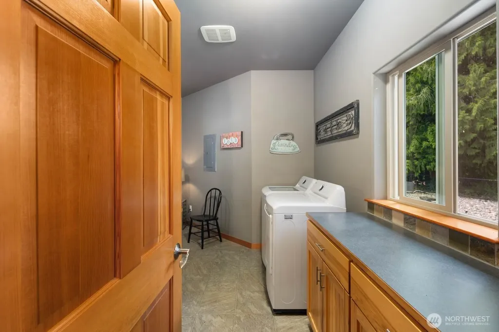 42813 Rivers Edge Court Concrete WA 98237