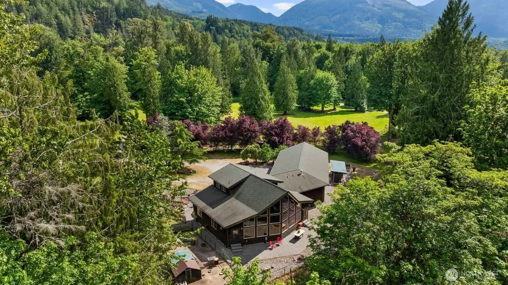 42813 Rivers Edge Court Concrete WA 98237