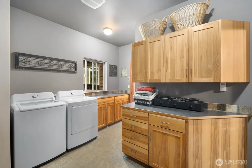 42813 Rivers Edge Court Concrete WA 98237