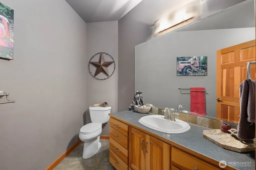 42813 Rivers Edge Court Concrete WA 98237