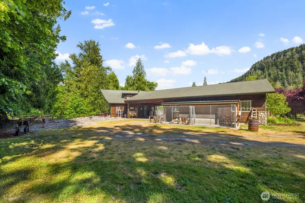 42813 Rivers Edge Court Concrete WA 98237