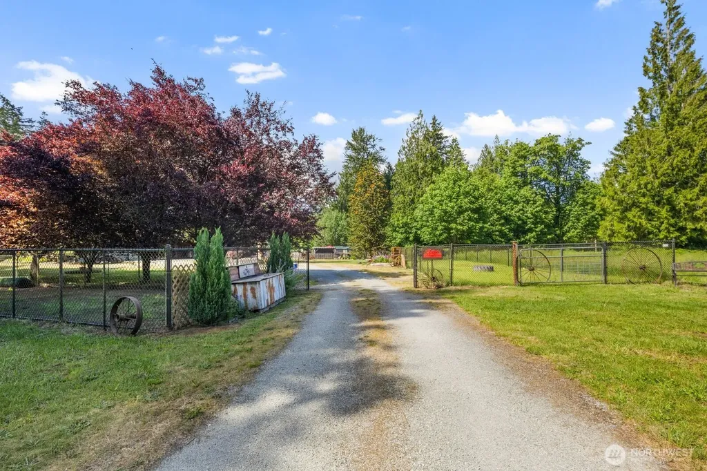 42813 Rivers Edge Court Concrete WA 98237