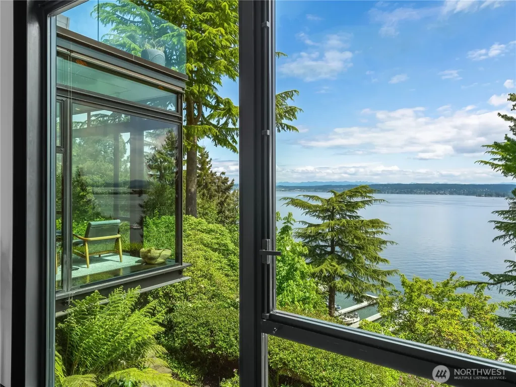 3310 E Laurelhurst Drive NE Seattle WA 98105