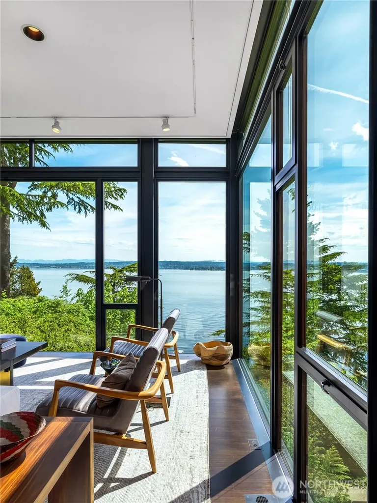 3310 E Laurelhurst Drive NE Seattle WA 98105
