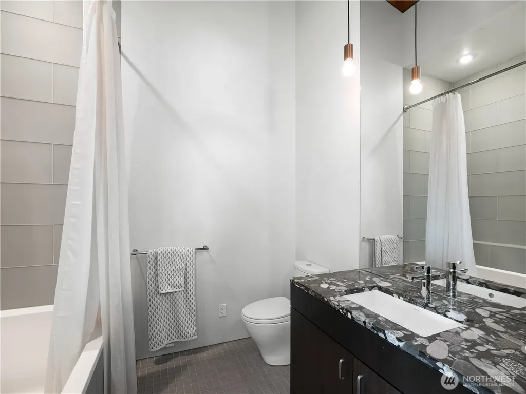 3310 E Laurelhurst Drive NE Seattle WA 98105