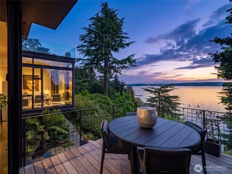 3310 E Laurelhurst Drive NE Seattle WA 98105
