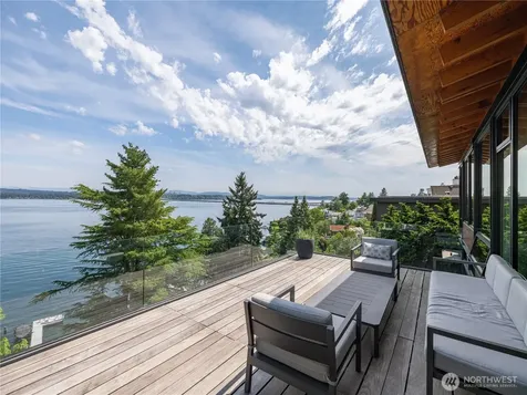 3310 E Laurelhurst Drive NE Seattle WA 98105