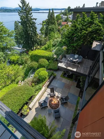 3310 E Laurelhurst Drive NE Seattle WA 98105